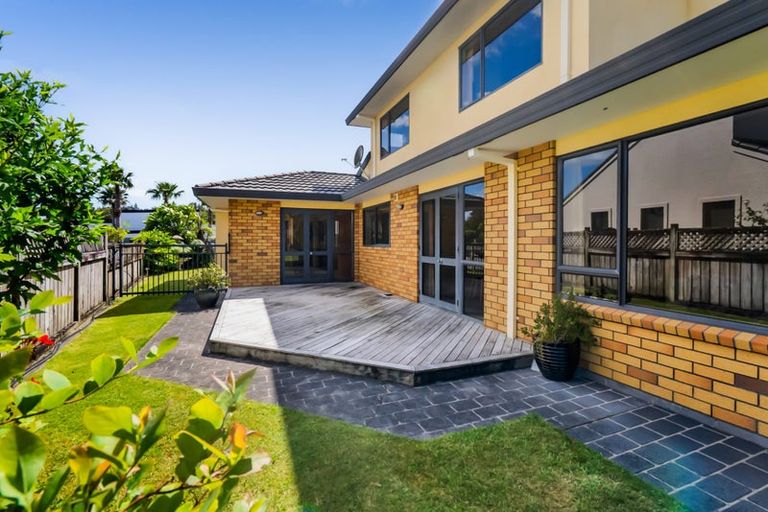 Photo of property in 102 Branch Road, Highlands Park, New Plymouth, 4312