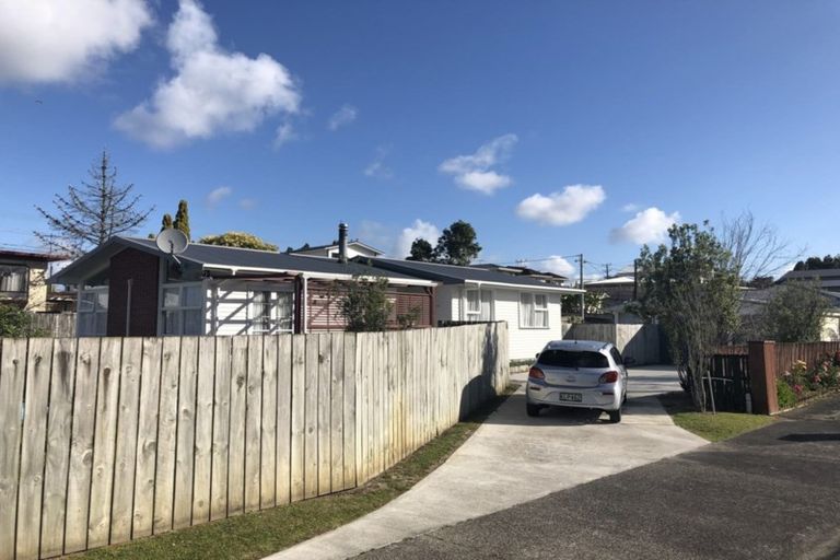 Photo of property in 63 Butterworth Drive, Glendene, Auckland, 0602
