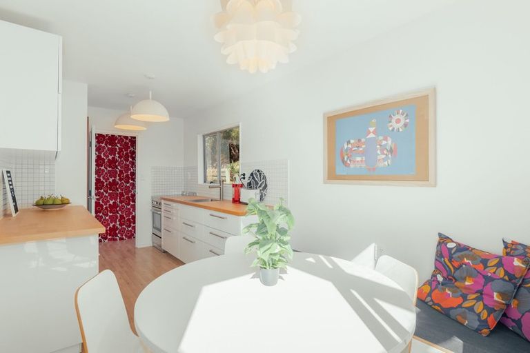 Photo of property in 16 Osmond Lane, Mount Pleasant, Christchurch, 8081