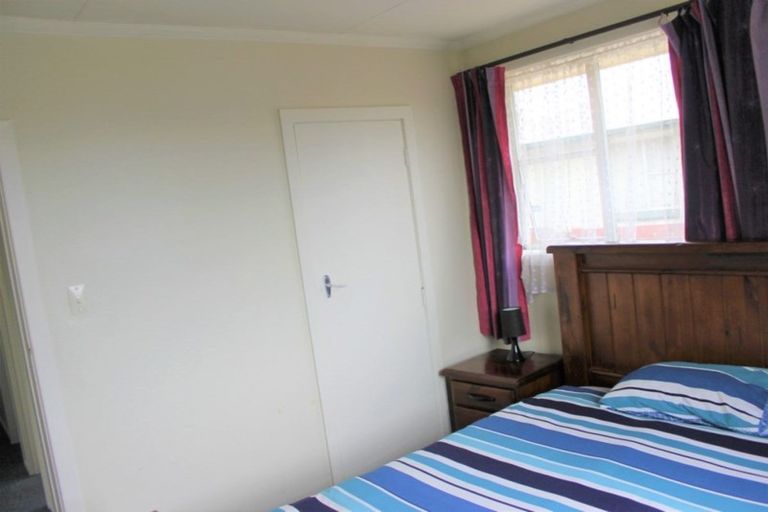 Photo of property in 74 Forfar Crescent, Rockdale, Invercargill, 9812