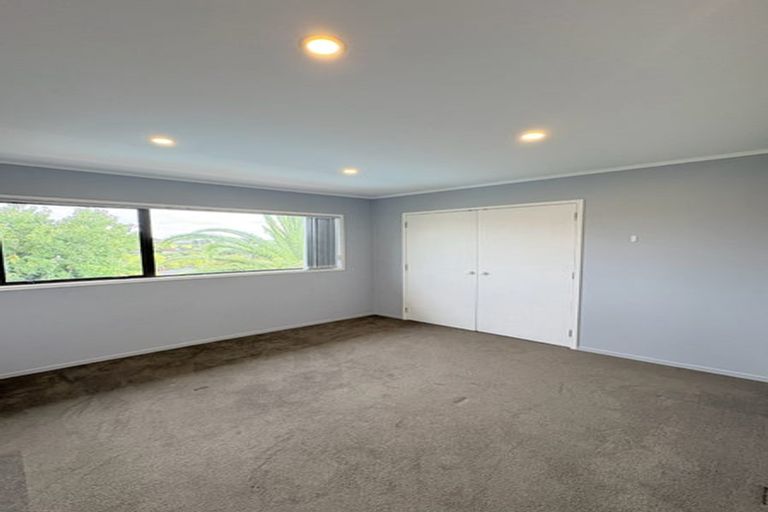 Photo of property in 43 Chequers Avenue, Glenfield, Auckland, 0629