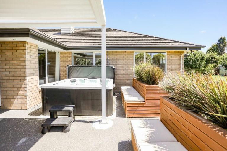 Photo of property in 21 Jacqueline Drive, West Melton, 7618