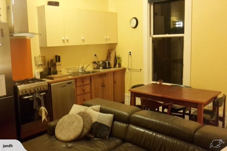 Photo of property in 8 Davis Street, Thorndon, Wellington, 6011