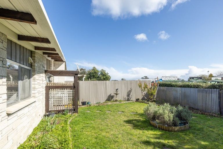 Photo of property in 3/10 Christie Crescent, Havelock North, 4130