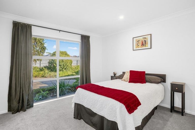 Photo of property in 525e Mangorei Road, Highlands Park, New Plymouth, 4312