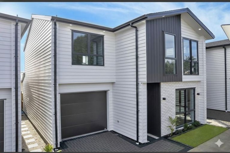 Photo of property in 24b Duggan Avenue, Mangere, Auckland, 2022