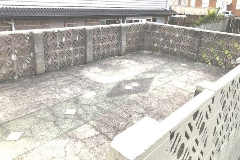 Photo of property in 16 Pomaria Road, Henderson, Auckland, 0610