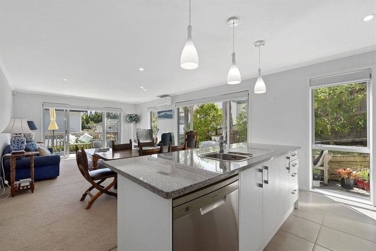 Photo of property in 3 Merwood Lane, Devonport, Auckland, 0624