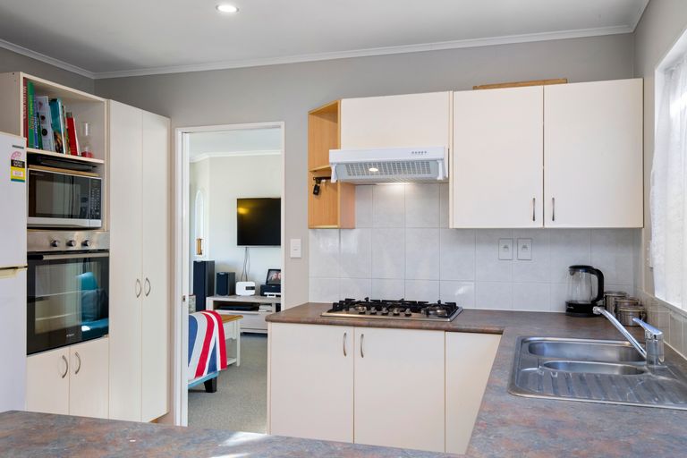 Photo of property in 11 Dawn Place, Waiuku, 2123