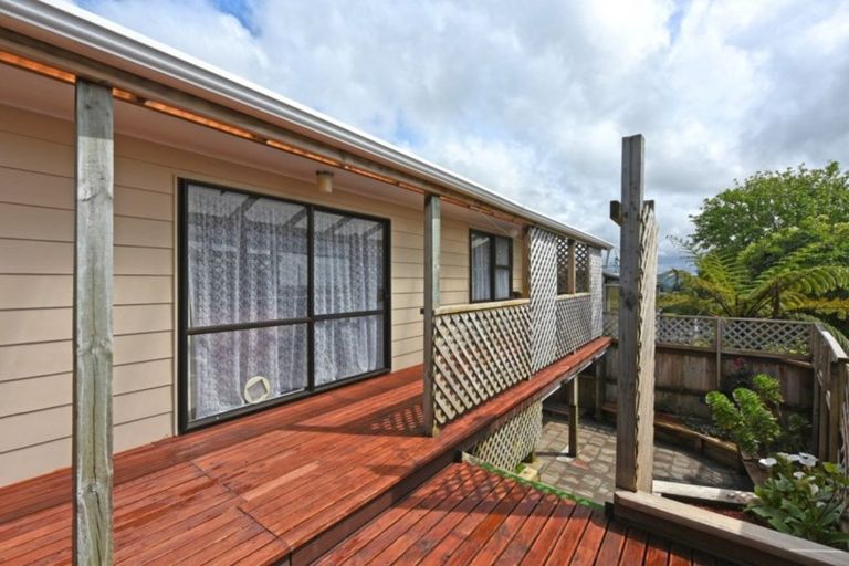 Photo of property in 1/20 Gentian Street, Timberlea, Upper Hutt, 5018