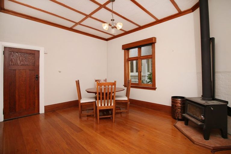 Photo of property in 17 Kingswood Street, Takaro, Palmerston North, 4412