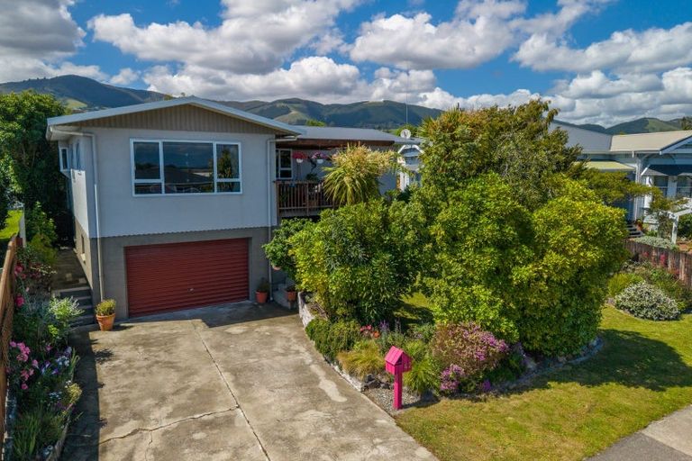 Photo of property in 42 Fergusson Street, Stoke, Nelson, 7011