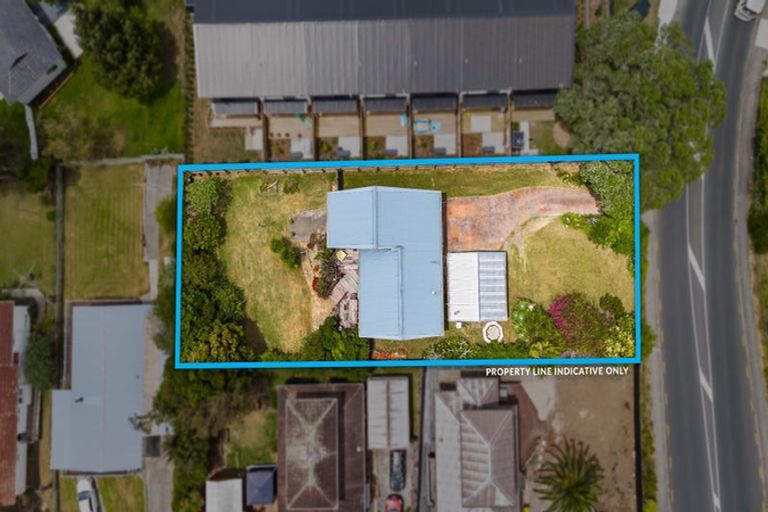 Photo of property in 253 Don Buck Road, Massey, Auckland, 0614