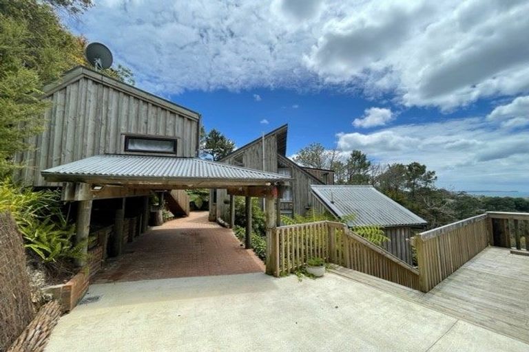 Photo of property in 8 Dalmeny Close, Murrays Bay, Auckland, 0630