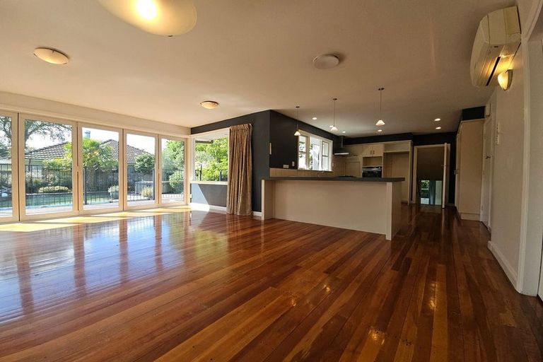 Photo of property in 90 Clyde Road, Ilam, Christchurch, 8041