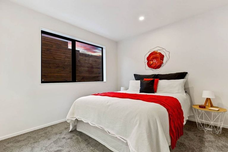 Photo of property in 67b Tiroroa Avenue, Te Atatu South, Auckland, 0610