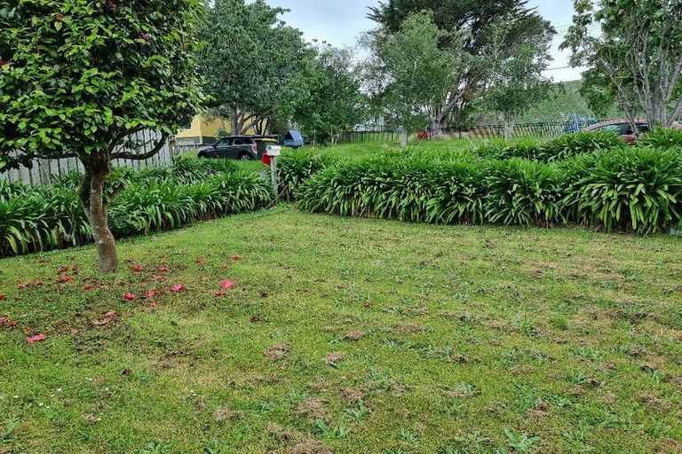 Photo of property in 5 Aorangi Road, Paraparaumu, 5032
