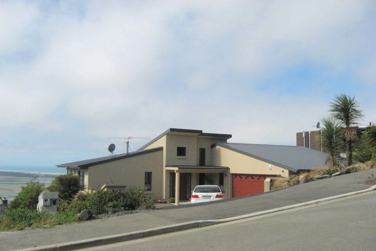 Photo of property in 4 Avery Place, Redcliffs, Christchurch, 8081