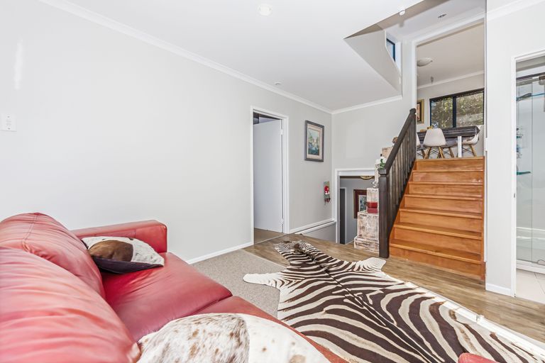 Photo of property in 34b Shakespear Road, Army Bay, Whangaparaoa, 0930