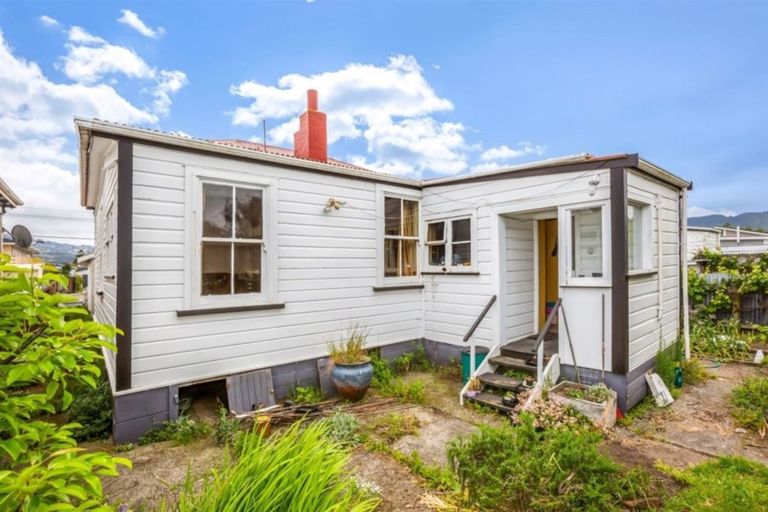 Photo of property in 6 Manchester Street, Petone, Lower Hutt, 5012