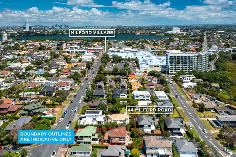 Photo of property in 44 Milford Road, Milford, Auckland, 0620