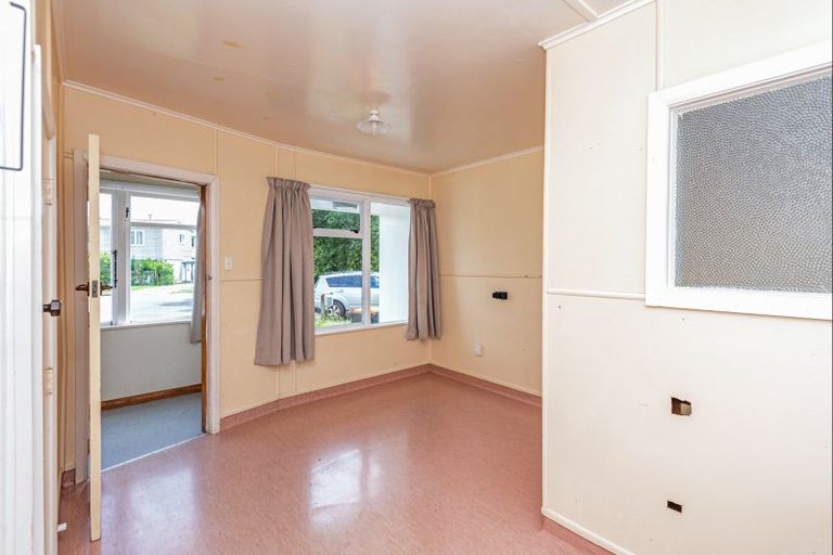 Photo of property in 8 Renfrew Place, Highbury, Palmerston North, 4412