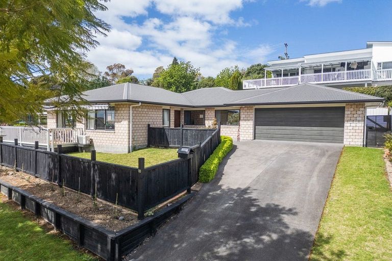 Photo of property in 18 Discovery Avenue, Welcome Bay, Tauranga, 3112