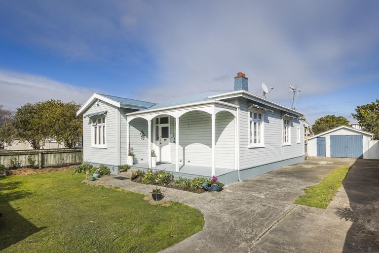 Photo of property in 18 Bryant Street, Takaro, Palmerston North, 4412
