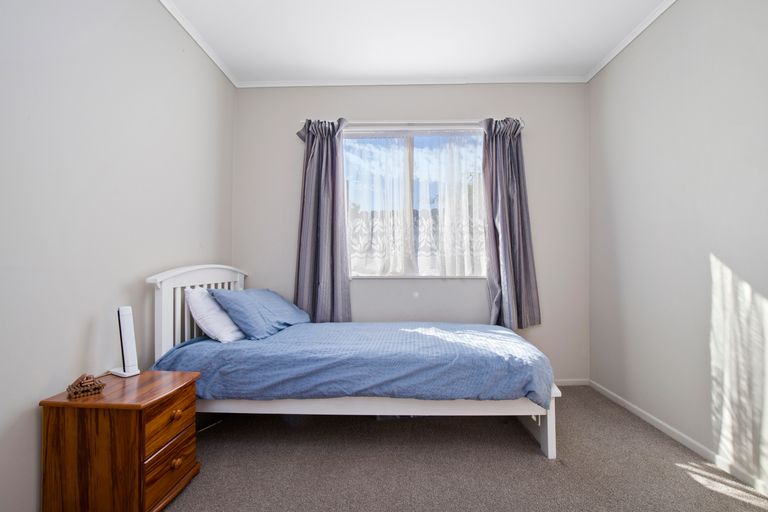 Photo of property in 11 Dawn Place, Waiuku, 2123