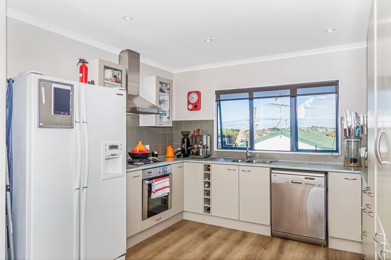 Photo of property in 34b Shakespear Road, Army Bay, Whangaparaoa, 0930