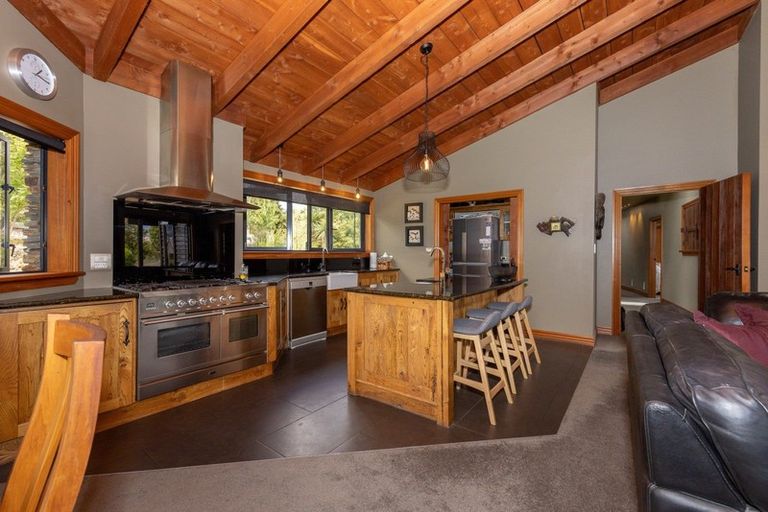 Photo of property in 10 Minaret Ridge, Wanaka, 9305