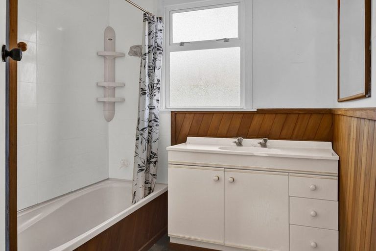 Photo of property in 9 Caplen Street, Hawera, 4610