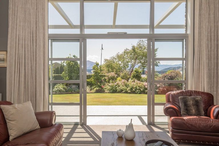 Photo of property in 2 Elderberry Crescent, Wanaka, 9305
