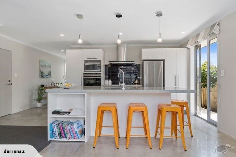 Photo of property in 2 Plantation Way, Papamoa, 3118