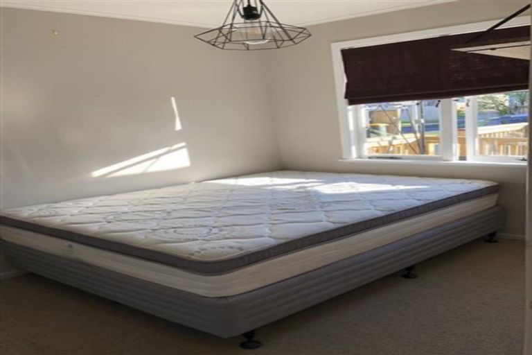 Photo of property in 140 Ennis Avenue, Pakuranga Heights, Auckland, 2010