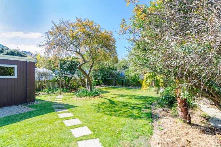 Photo of property in 13b Royal Crescent, Saint Kilda, Dunedin, 9012