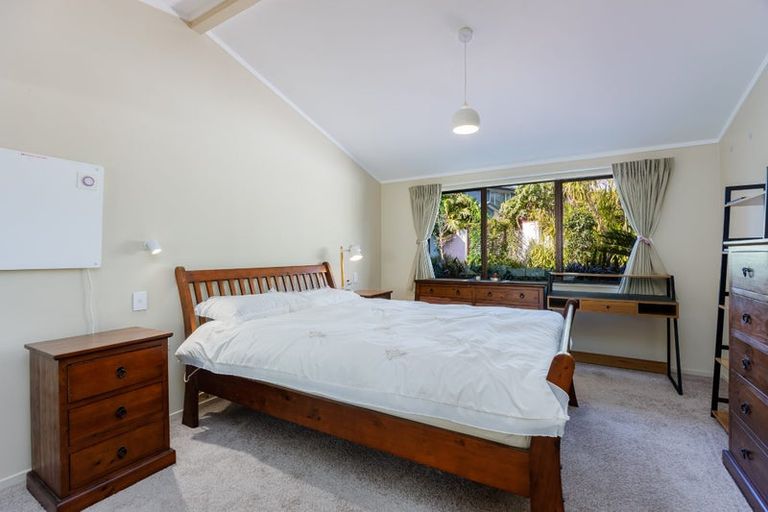 Photo of property in 2/953 Beach Road, Torbay, Auckland, 0630