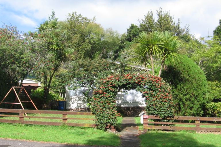 Photo of property in 9 Osman Street, Glen Eden, Auckland, 0602