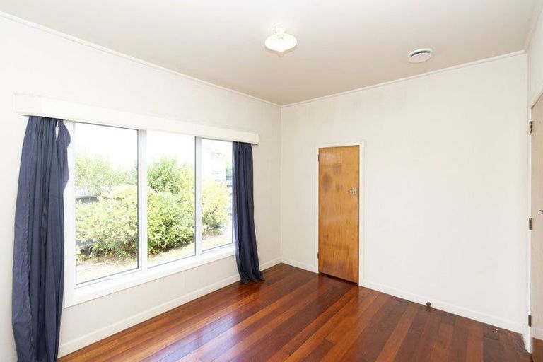 Photo of property in 11 Forest Lake Road, Forest Lake, Hamilton, 3200