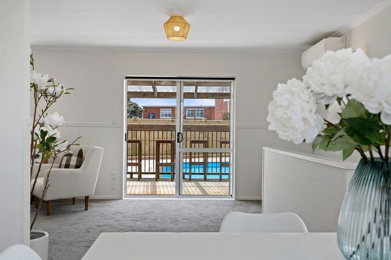 Photo of property in 219a Tukapa Street, Westown, New Plymouth, 4310