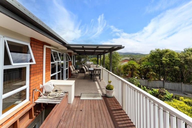 Photo of property in 5 Moana View Road, Waikawa, Picton, 7220