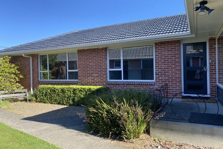 Photo of property in 57 Liverton Crescent, Bishopdale, Christchurch, 8053