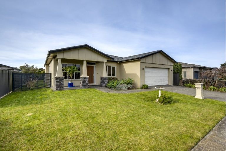 Photo of property in Heynes Place, 11 Heynes Place, Clive, 4102