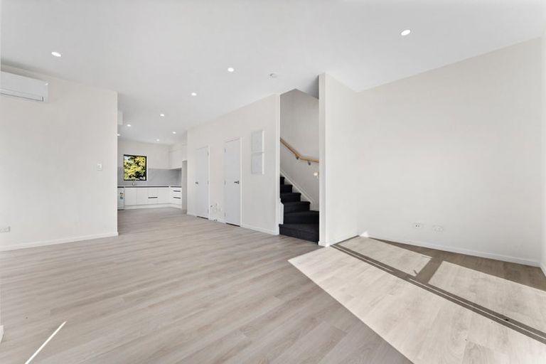 Photo of property in 2d Clutha Crescent, Clover Park, Auckland, 2023