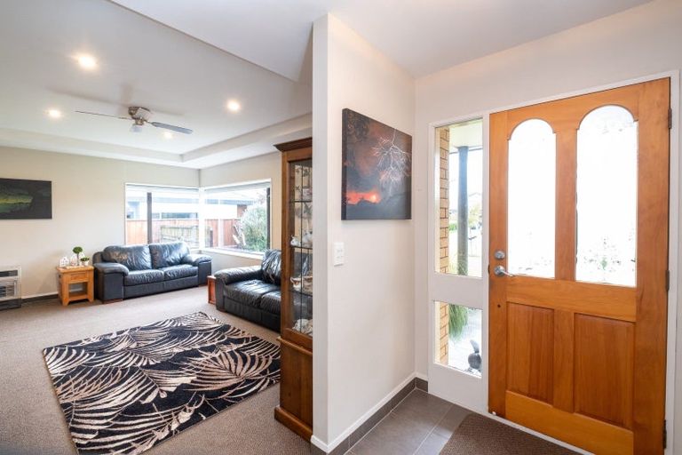 Photo of property in 14 Kingsgate Avenue, Havelock North, 4130