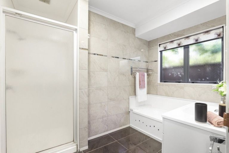 Photo of property in 49 Ayrshire Drive, Grandview Heights, Hamilton, 3200