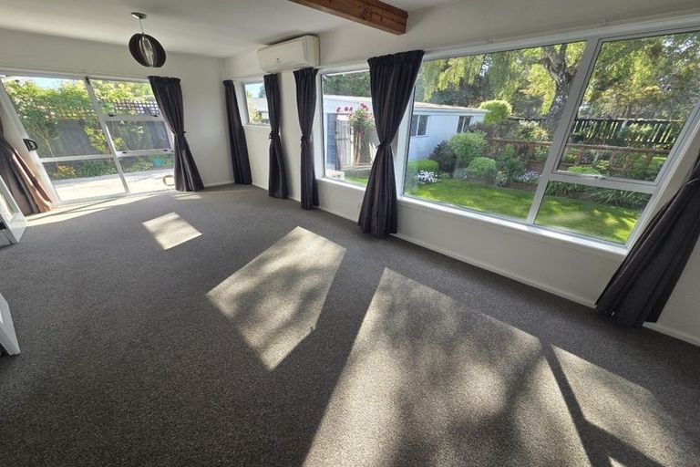 Photo of property in 42 Waratah Street, Avondale, Christchurch, 8061
