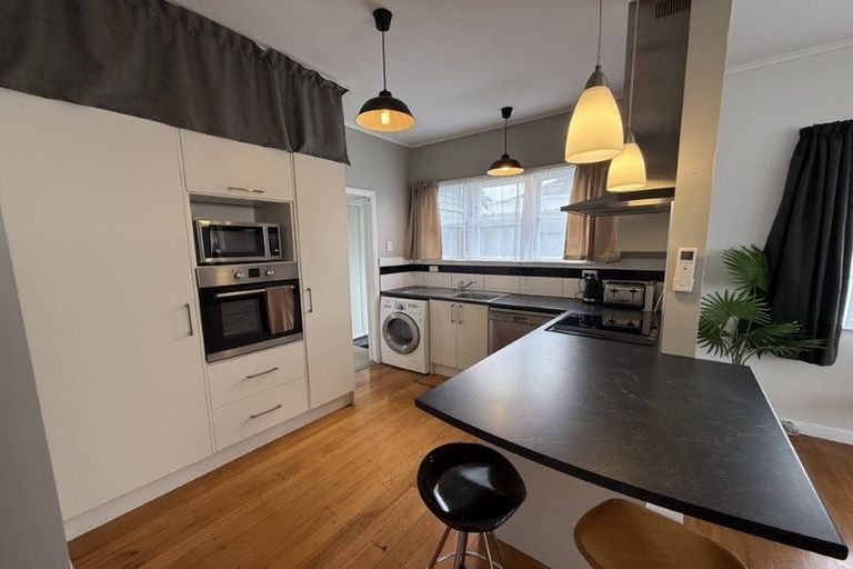 Photo of property in 13 Purser Grove, Fairfield, Lower Hutt, 5011