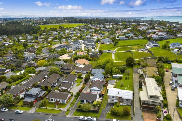 Photo of property in 2/7 Richards Avenue, Forrest Hill, Auckland, 0620