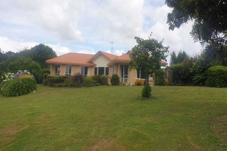 Photo of property in 21 Awaroa Stream Drive, Waiuku, 2123